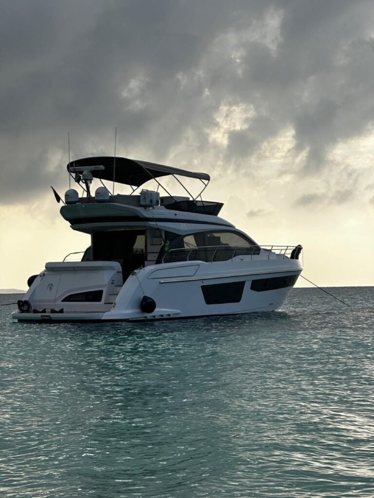 Azimut Fly 53