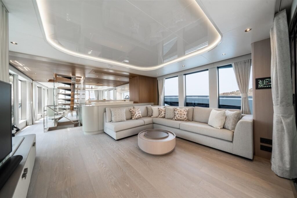 Main Deck Living